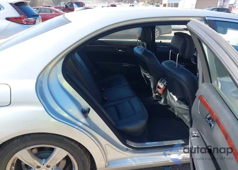 2011 Mercedes-Benz S 550 из США, поврежденный, VIN WDDNG7BB3BA370550